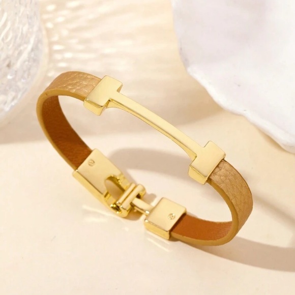 Beautyful and Modern Leather Bracelet, High-Quality Jewelry - Picture 1 of 5